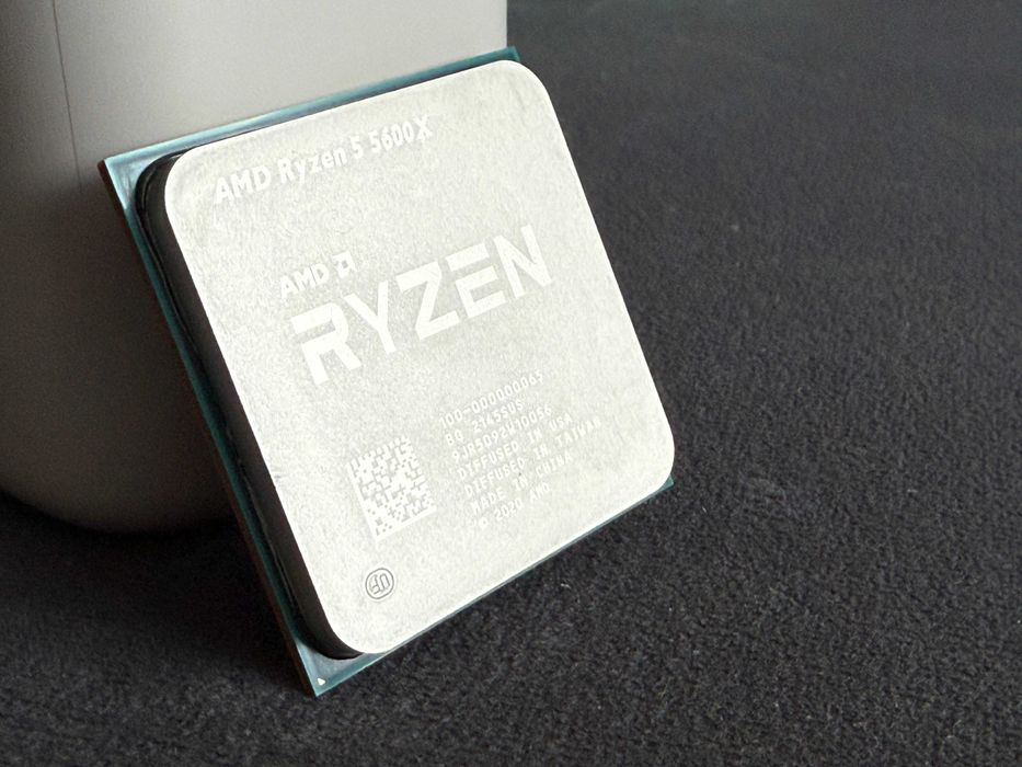 AMD Ryzen 5 5600X + AMD Ryzen 5 3400G з графічним ядром Vega (AM4)