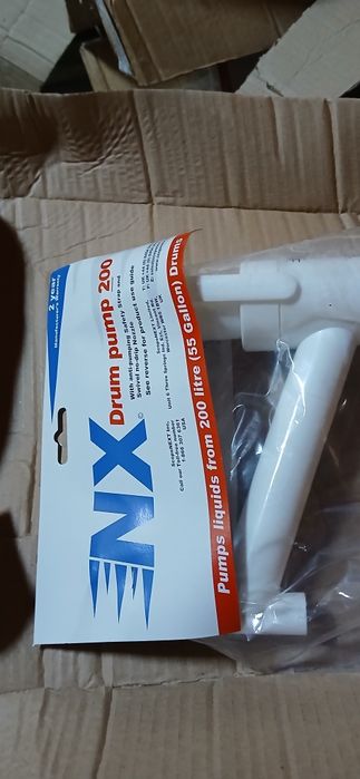 Pompka ręczna do beczki 200 l