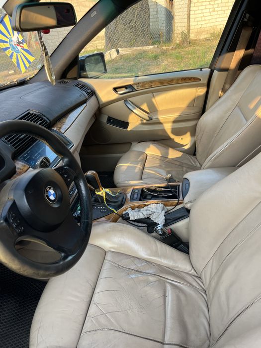 Продам BMW X5 E53
