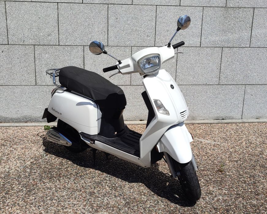 Scooter 2 tempos 70cc vendo ou troco por carro ou mota