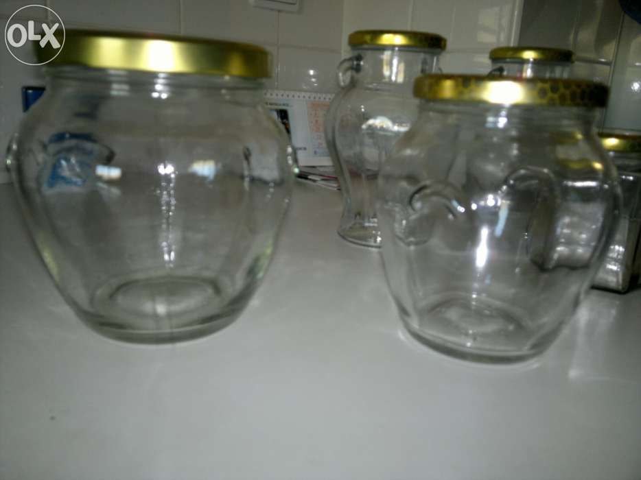 Conjunto de frascos de vidro de varios tamanhos