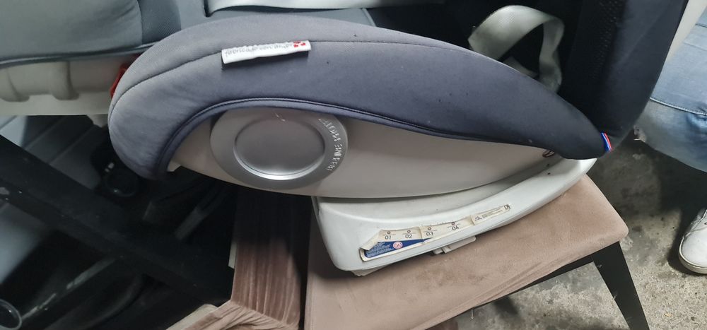 Cadeira de bebé de carro com isofix assalvo