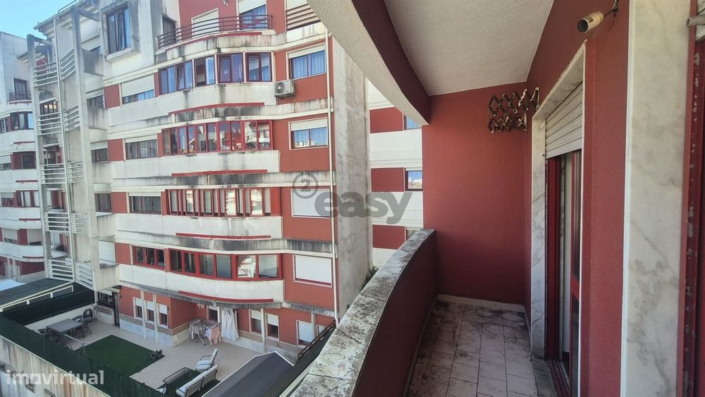 T2 na Cavaleira com parqueamento