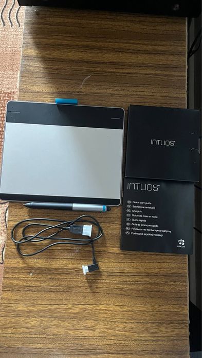Wacom intuos pen and touch (cth-480 S)