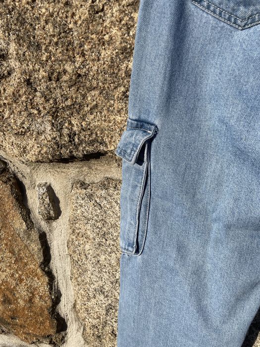 Calças denim estilo cargo