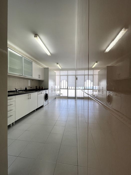 T3 p/ arrendar – São João do Estoril (Torre da Galiza) – Vista Mar
