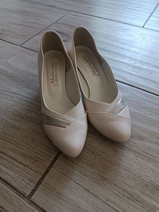 Buty na obcasiku