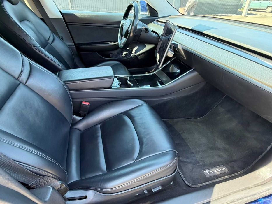 Tesla Model 3 2017 75 kWh RWD