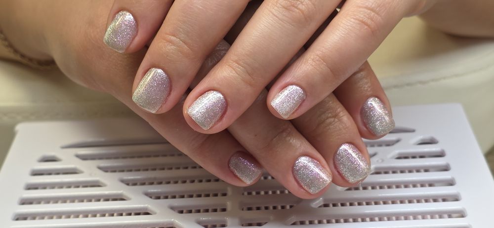 Manicure hybrydowy oraz żele