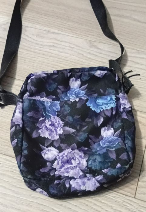 Сумка, Барсетка з квітками в наявності