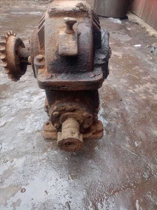 Продам редуктор 1-40 ще є кран 100