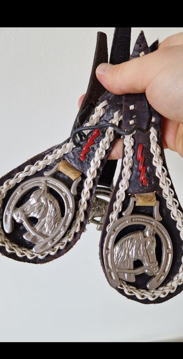 kolczyki na konia . ozdoby . rozety jeździeckie  bawaria alpy