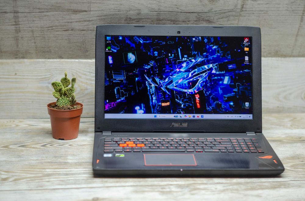 Ігровий ноутбук ASUS ROG Strix GL502VT / i7-6700HQ 3.5GHz / GTX 970M 3Gb / 8Gb / SSD + HDD / 15.6"