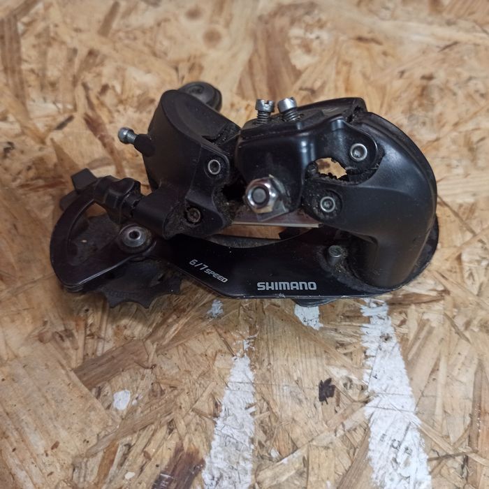 Tylna przerzutka Shimano Tourney w dobrym stanie
