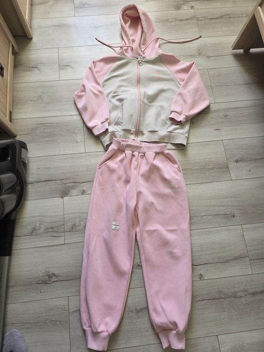 Одяг для дівчинки н134-140