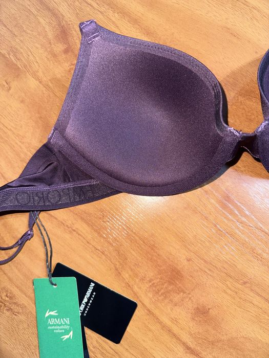Продам бюстгальтер Emporio Armani, р. 75B.