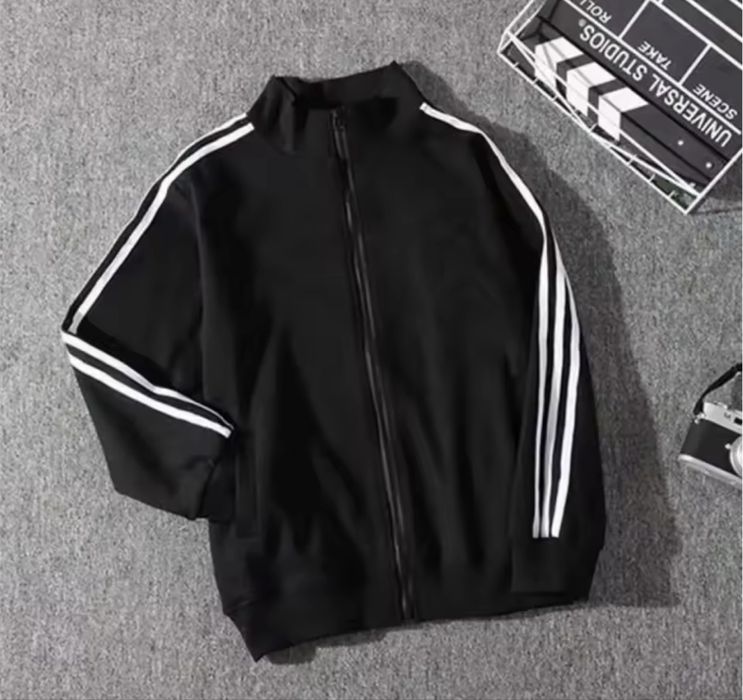 Нове худі в наявності, розмір L