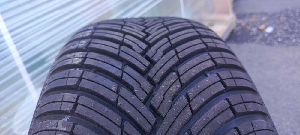 OPONY wielosezonowe Pirelli