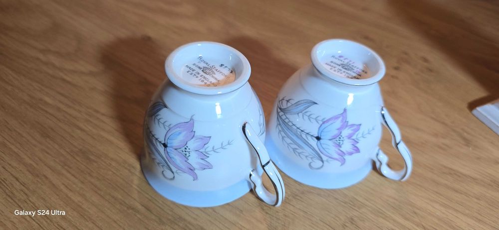 ROYAL STAFFORD BONE CHINA Cirka-1960 Demitasse Tulip set.