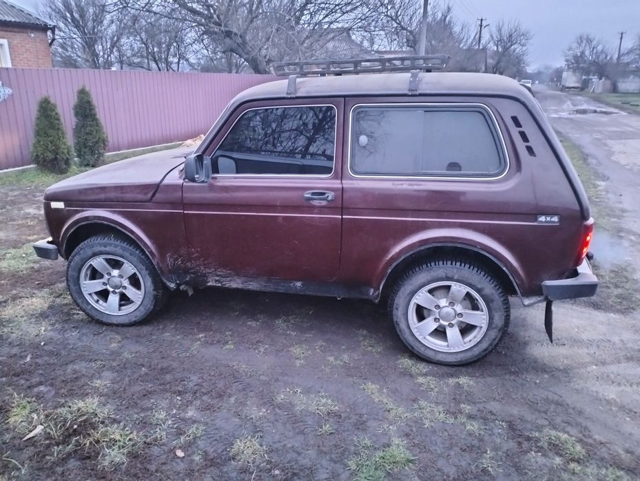 Нива газ бензин на гарній гумі