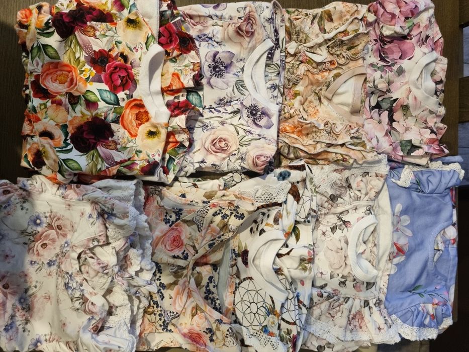 (2) Sprzedam sukienki 98 szyte na zamówienie kwiaty