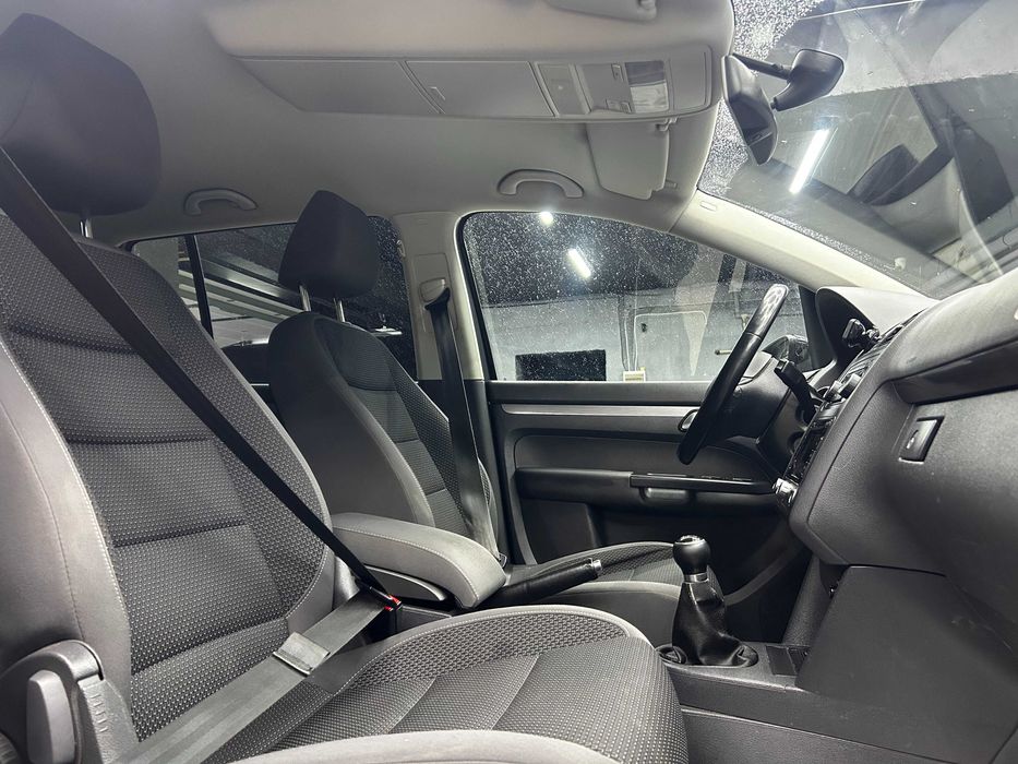 Volkswagen Touran 2011