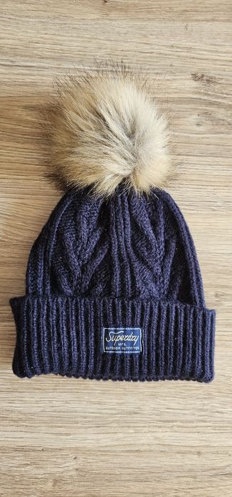 Granatowa damska czapka zimowa firmy Superdry Cable Lux Beanie rozmiar uniwersalny