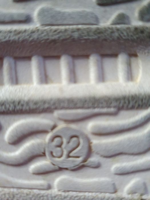 Продам босоніжки для дівчинки 32 роз. в гарному стані,майже нові