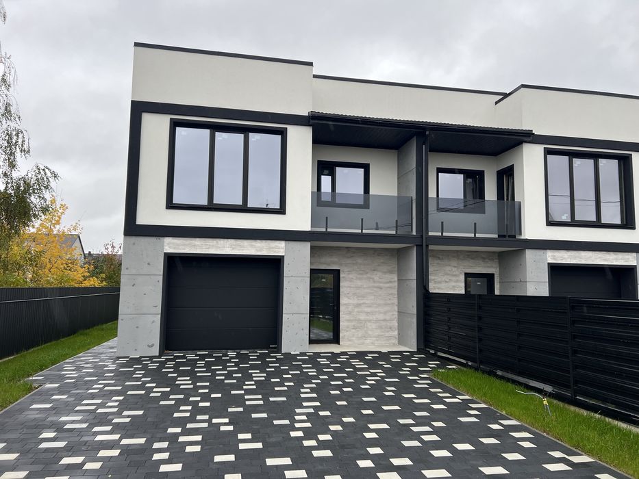 Готови дуплекс , велика ділянка, всі комунікаціі