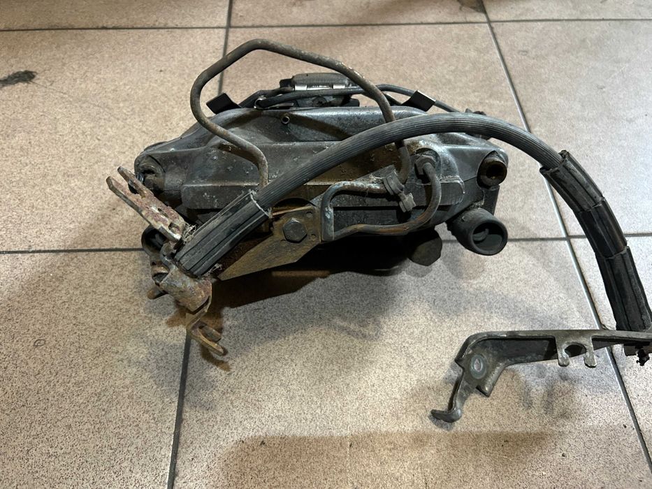 Zacisk przód Prawy Audi A8 D2 2.5 TDI 2.8 3.7 3.3 TDI 4.2 Lift 99-02