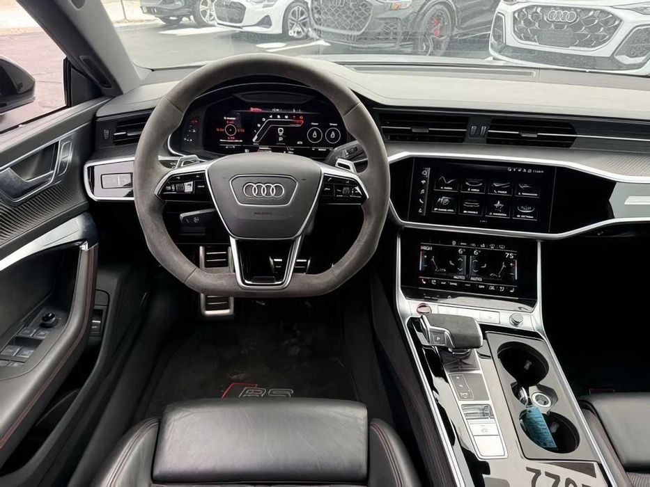 Audi RS 7 quattro      2022