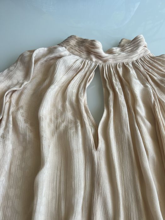 Blusa tamanho S, Massimo Dutti.