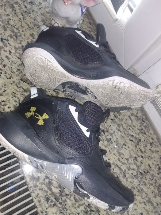 Buty Under Armour r. 36