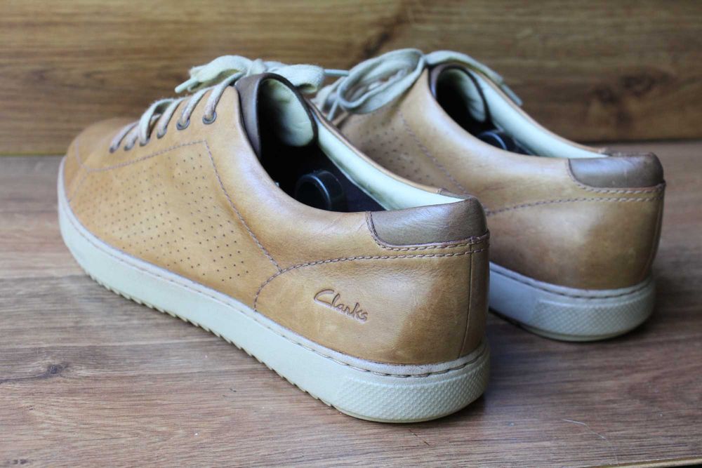 Круті шкіряні туфлі clarks