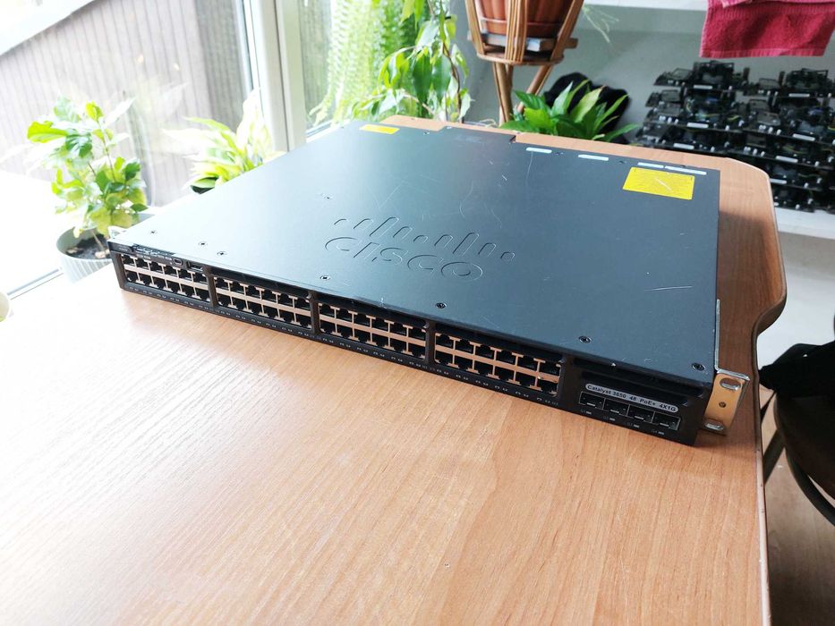 Switch Cisco Catalyst WS-C3650-48FS-L 48x 1Gb POE+ SFP (2)