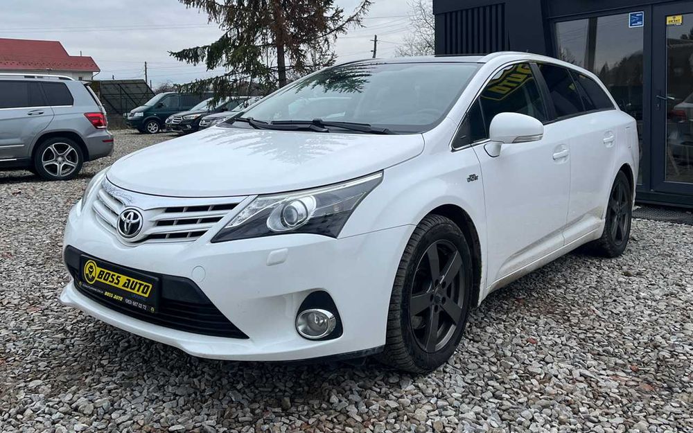 Toyota Avensis 2012