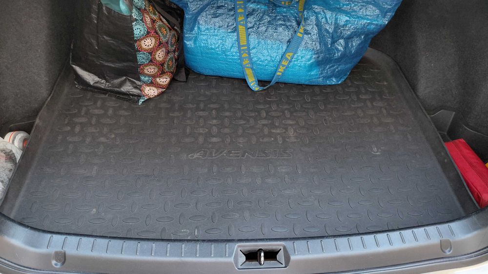Toyota Avensis — fotografia 8