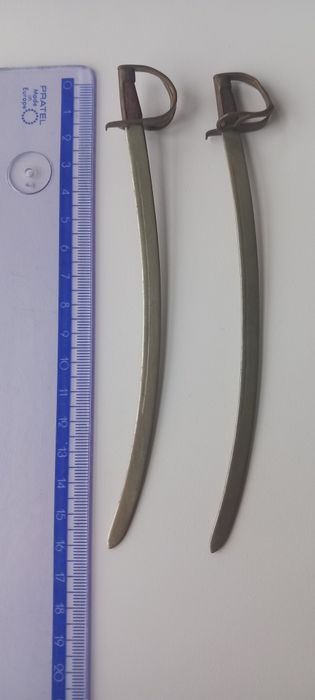 Zabytkowe małe ozdobne szabelki