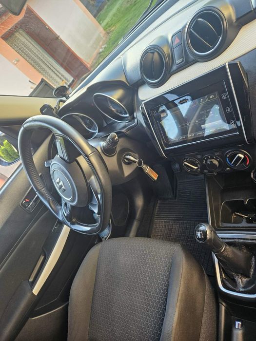 Auto suzuki swift premium