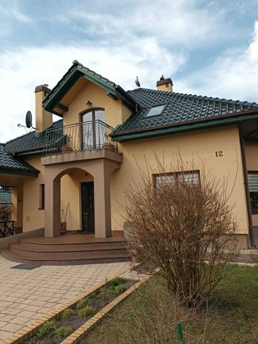 Dom wolnostojący o pom. 200m2 z działką 1414m2