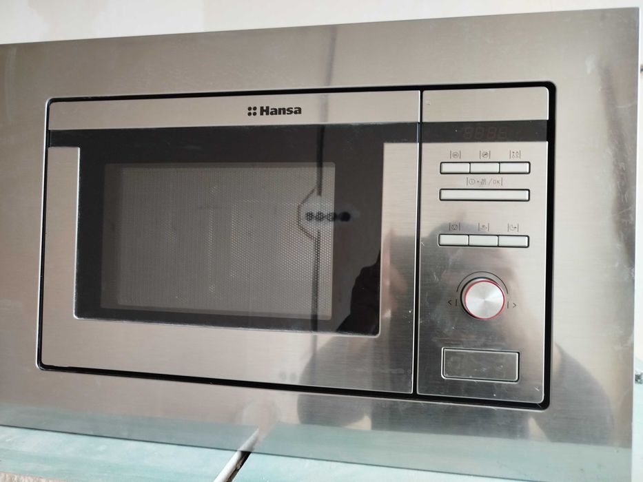 Мікрохвильова піч вбудована