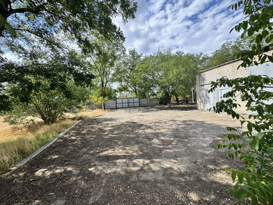 Продаж Адмінбудіілі з власною территорією м.Снігурівка Башт.  р-ну