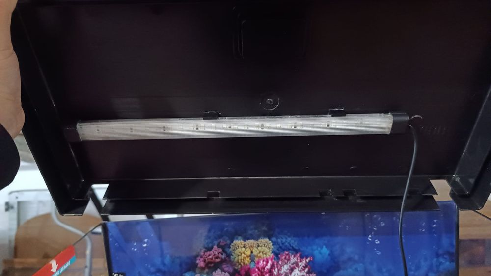 Aquário de peixes c/bomba