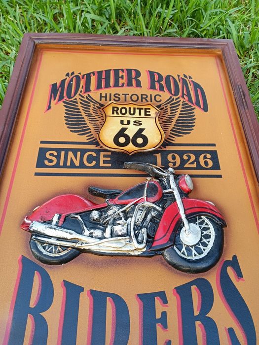 Belíssimo quadro vintage " ROUTE 66" todo em madeira com relevo, medid