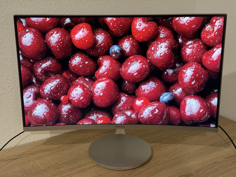 Monitor Samsung 27" C27F591FDU curved ,stan bardzo dobry