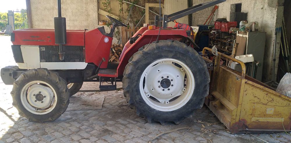 Trator shibaura S435 de  40 cavalos