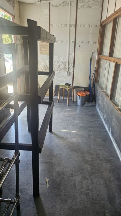 Pawilon woda prąd targowisko rynek