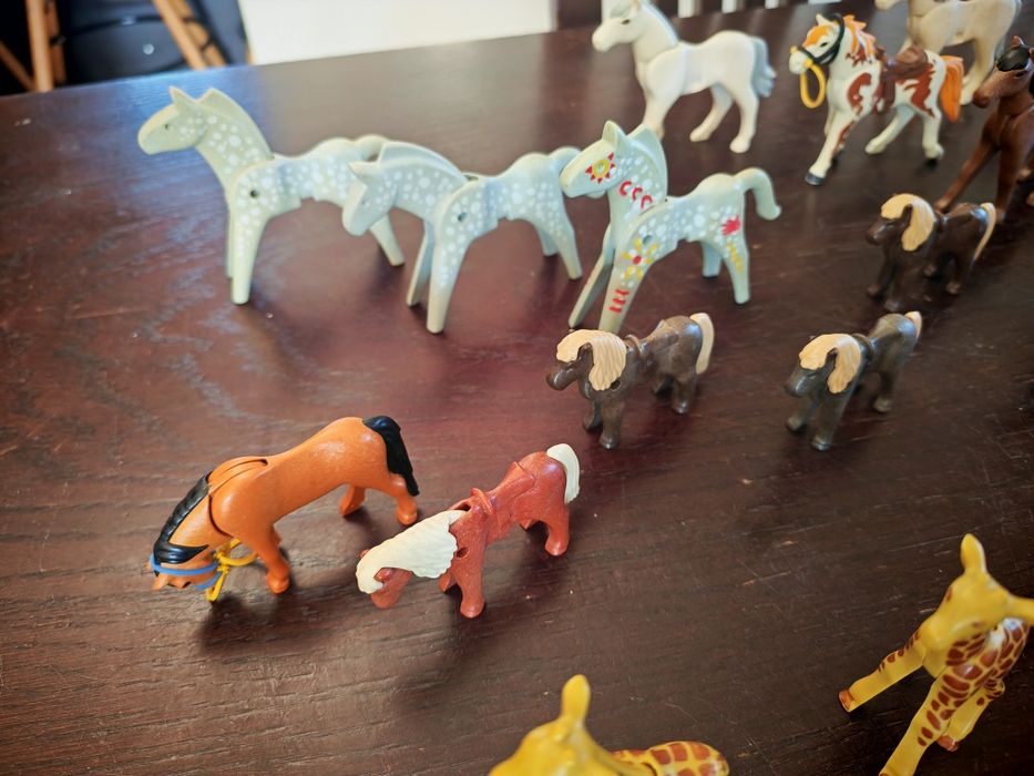 Playmobil elementy- zwierzęta (konie, ptaki, małpy,kaczki), drzewa