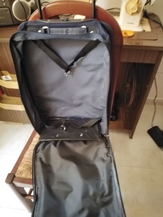 Mala de viagem 'Trolley' com rodas, nova!