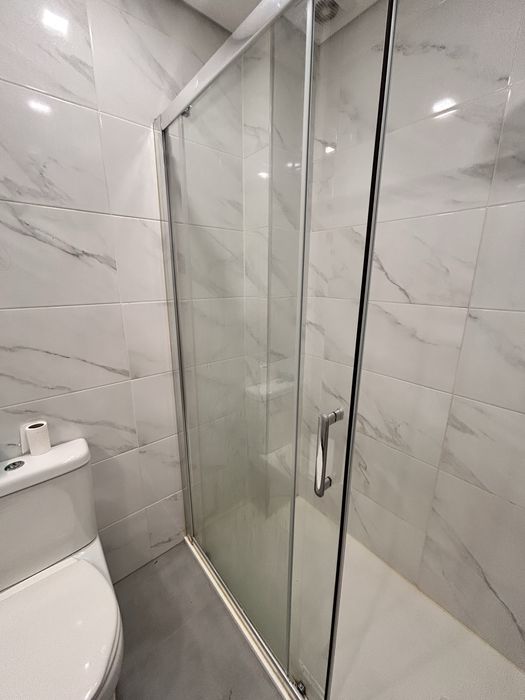 Duche com portas deslizantes